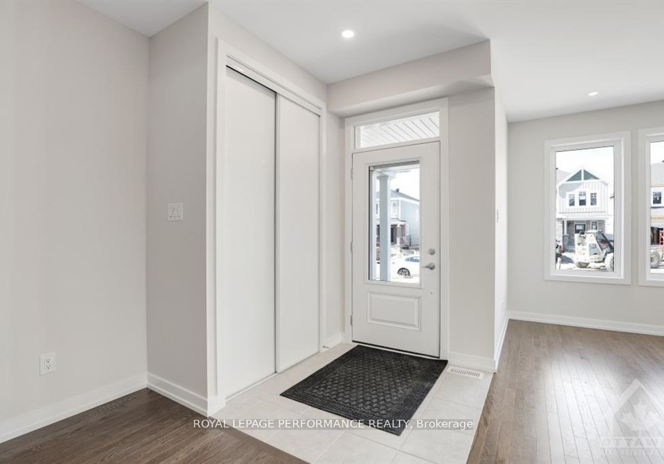 522-oldenburg-avenue-ottawa-ontario-x12907644