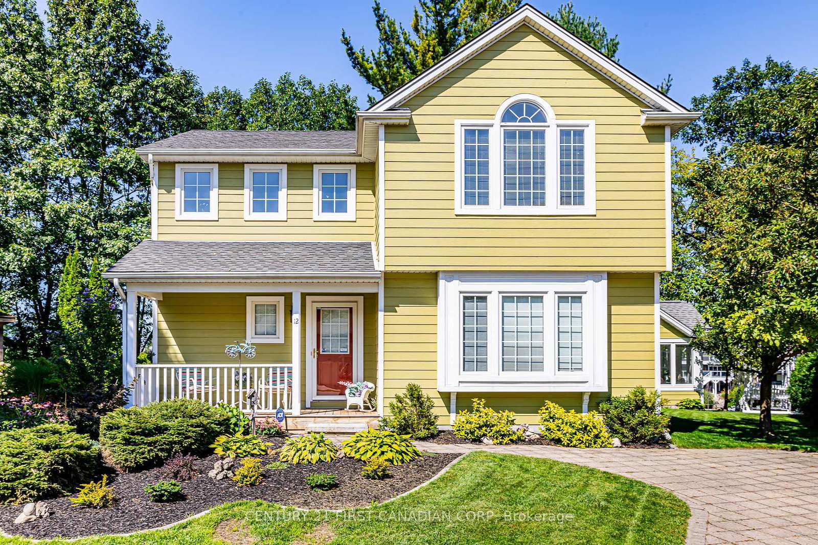 12-harbour-park-court-lambton-shores-ontario-x12908076