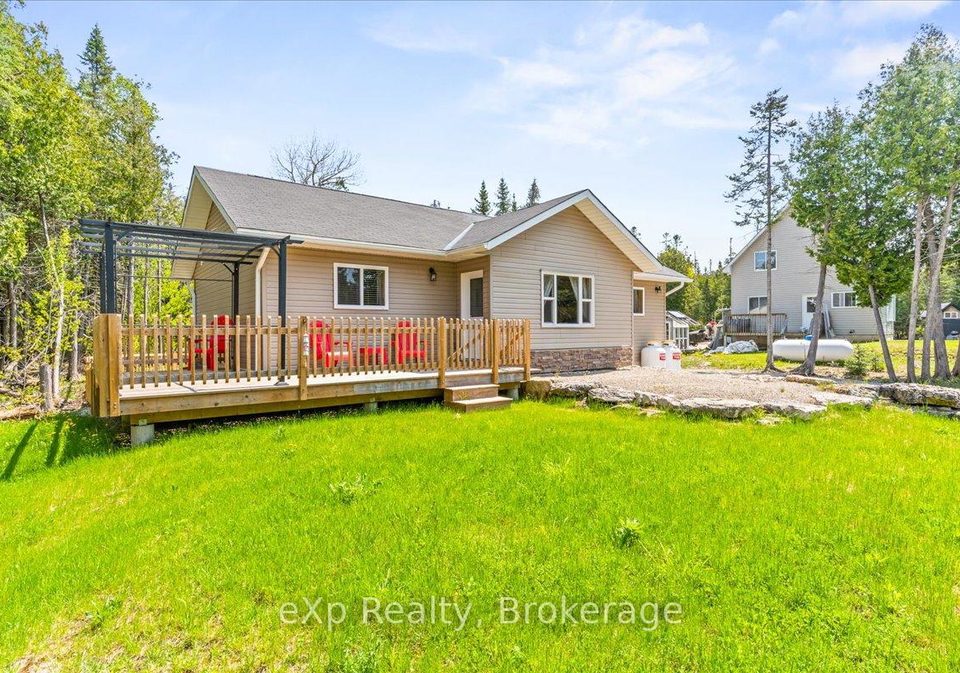 19-murray-avenue-northern-bruce-peninsula-ontario-x12908352