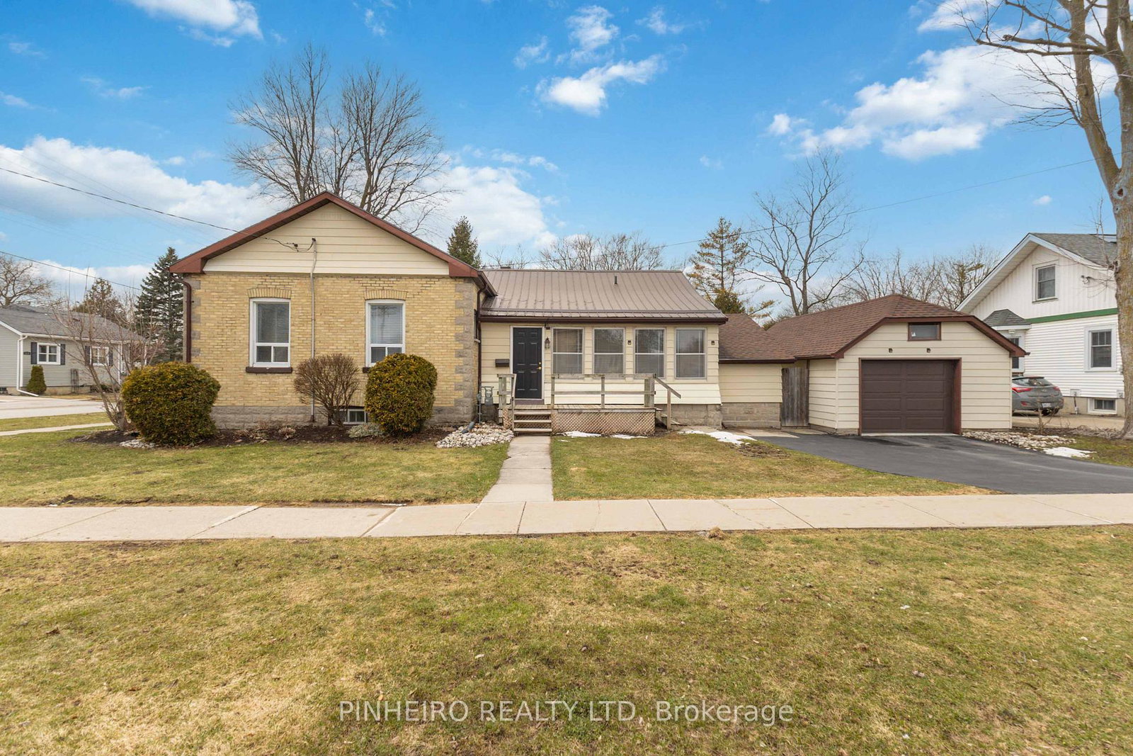 46-gidley-street-w-south-huron-ontario-x12908998