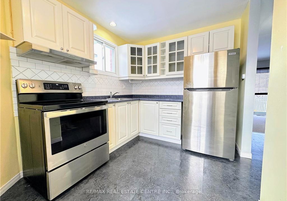 1norman-lane-cambridge-ontario-x12910276