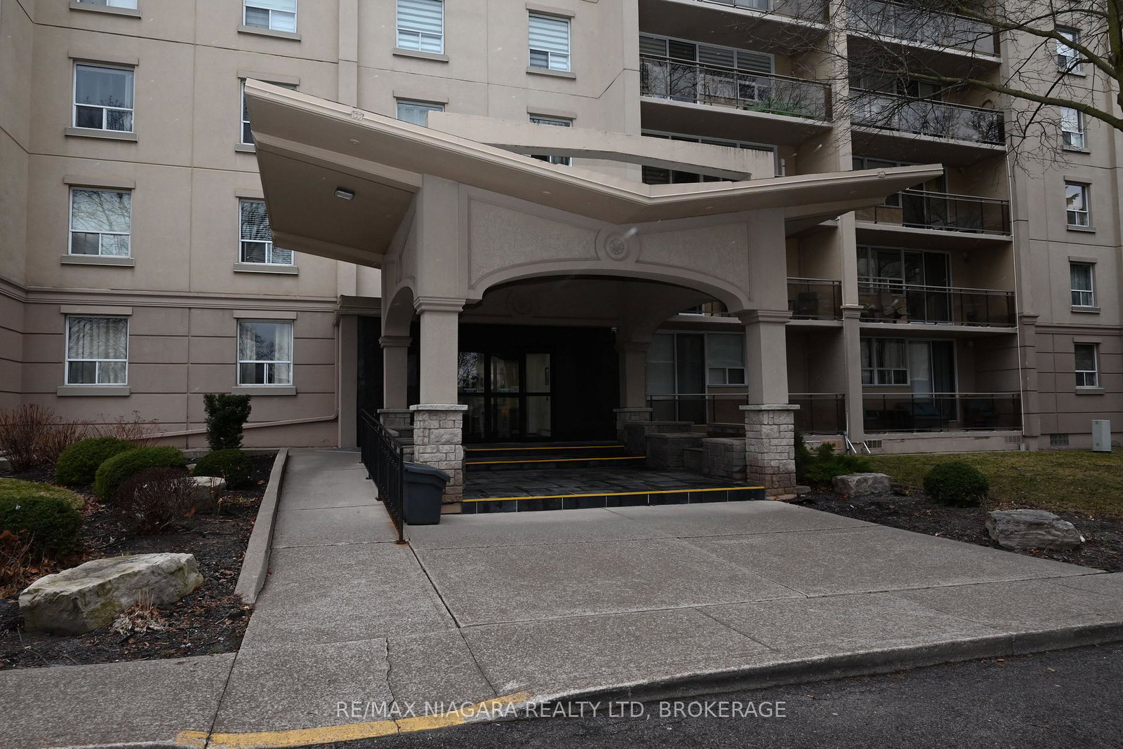 6400-huggins-street-niagara-falls-ontario-x12910326
