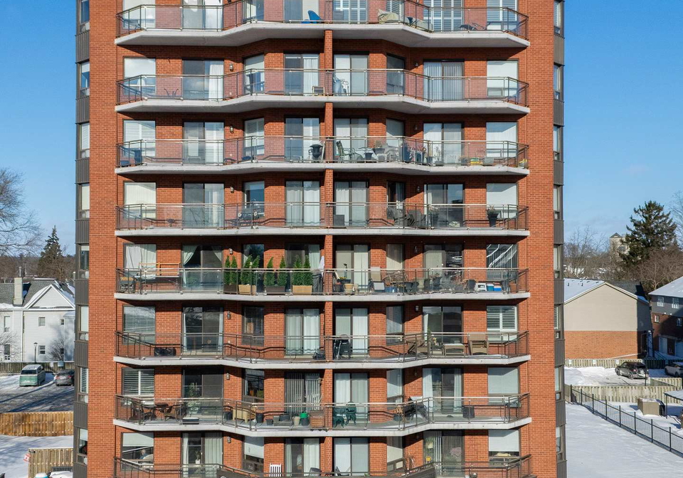 10-ellen-street-e-kitchener-ontario-x12910400