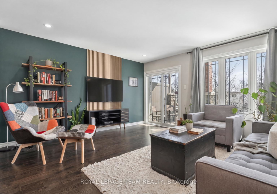 602-danaca-private-ottawa-ontario-x12910456