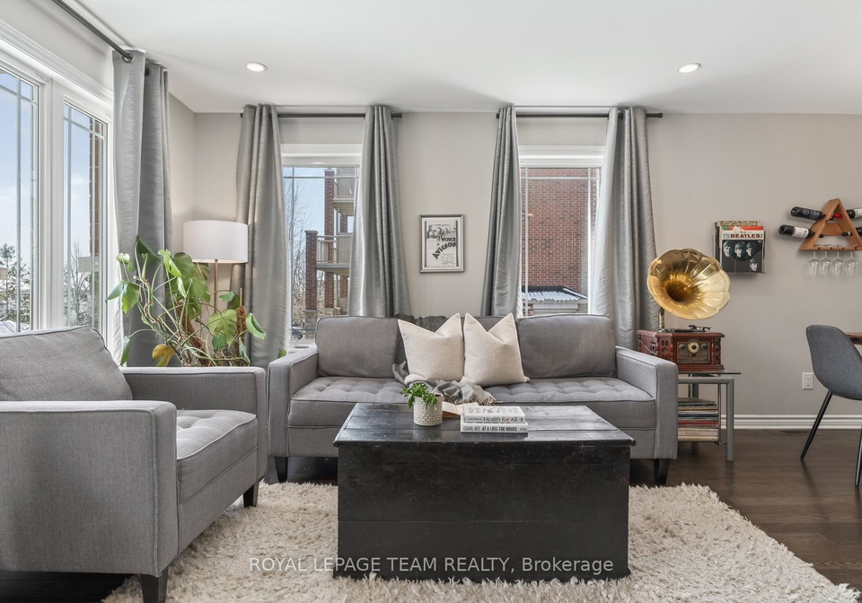 602-danaca-private-ottawa-ontario-x12910456