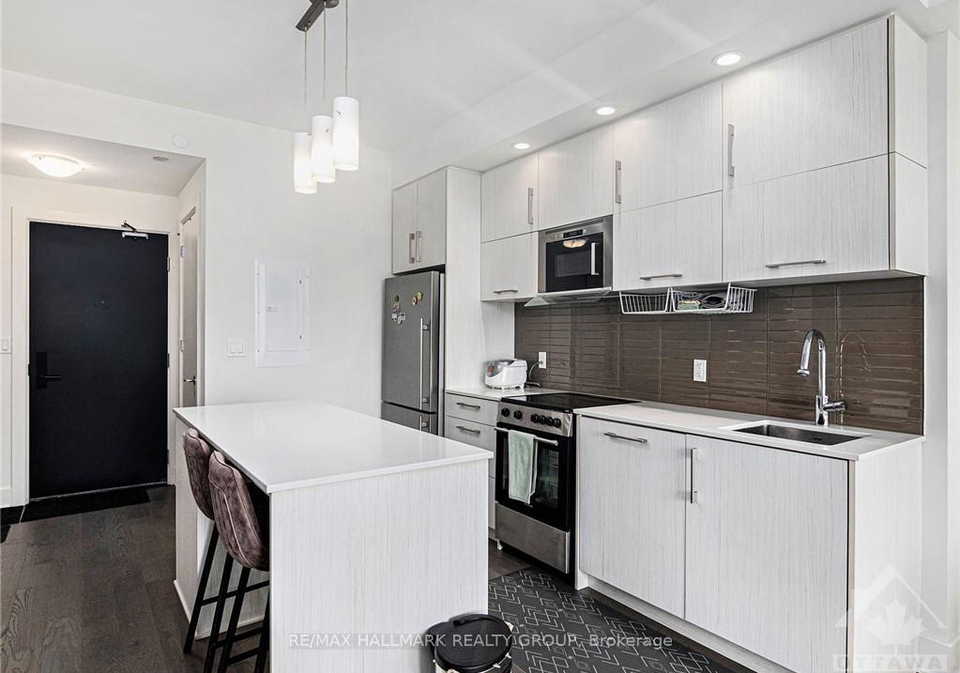 255-bay-street-ottawa-ontario-x12911032