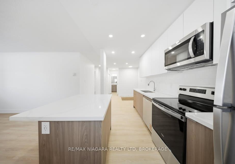25-downes-avenue-prince-edward-county-ontario-x12911198