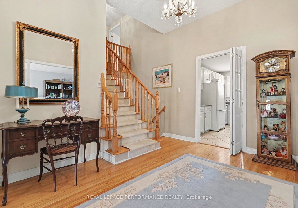 10-oakhurst-crescent-ottawa-ontario-x12911342