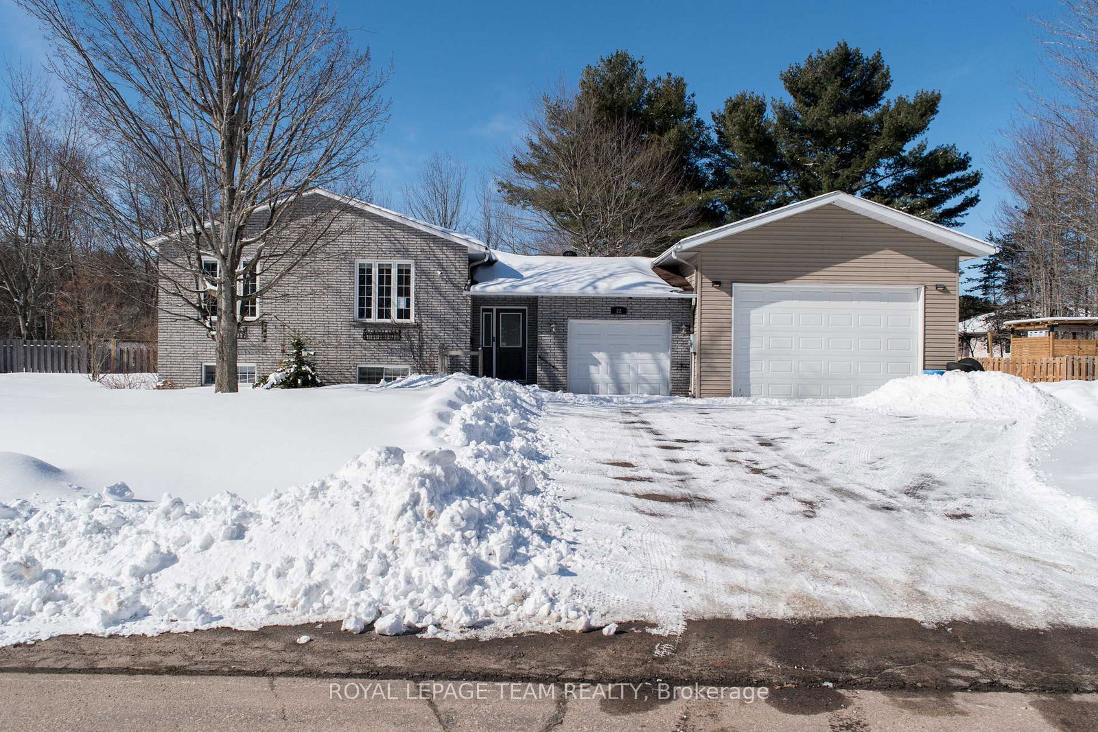 22-ravenwood-crescent-petawawa-ontario-x12911636