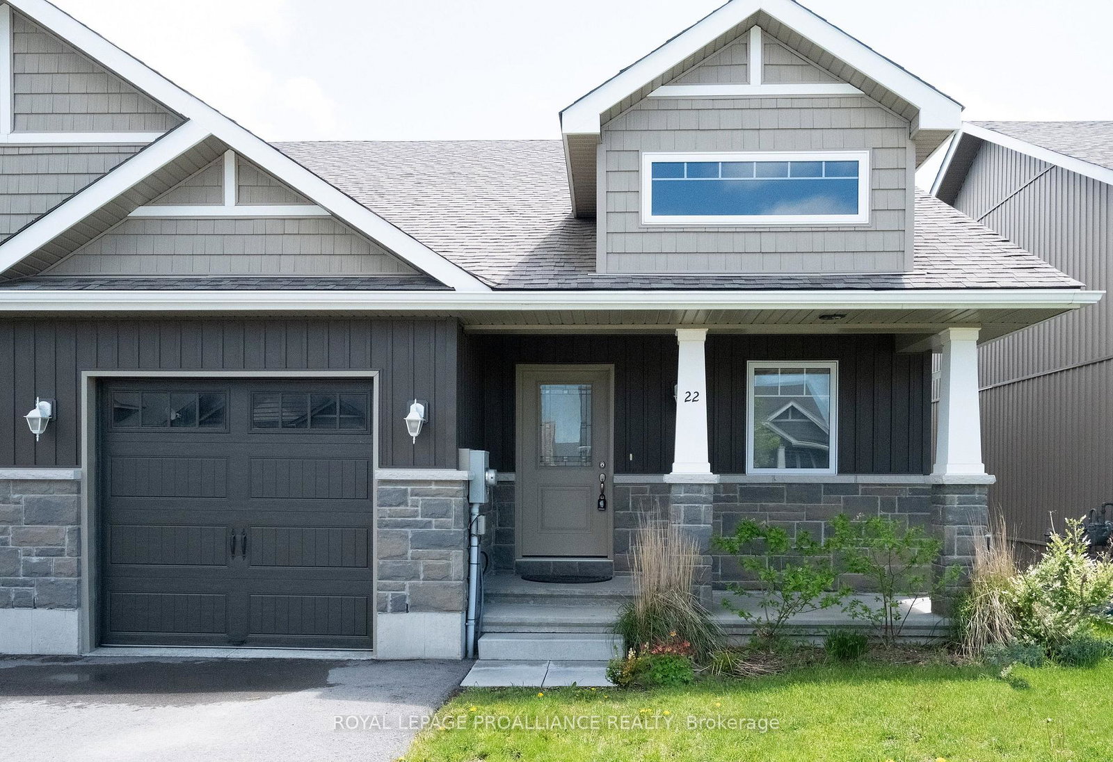 22-stirling-crescent-prince-edward-county-ontario-x12912150