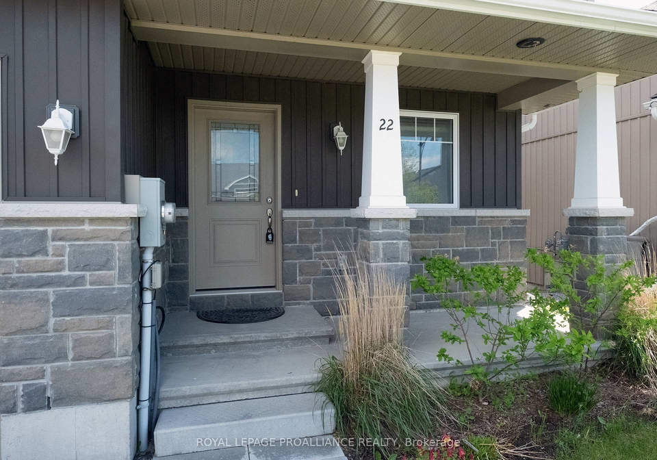 22-stirling-crescent-prince-edward-county-ontario-x12912150