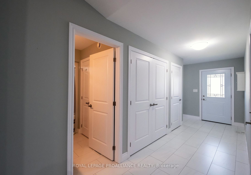 22-stirling-crescent-prince-edward-county-ontario-x12912150