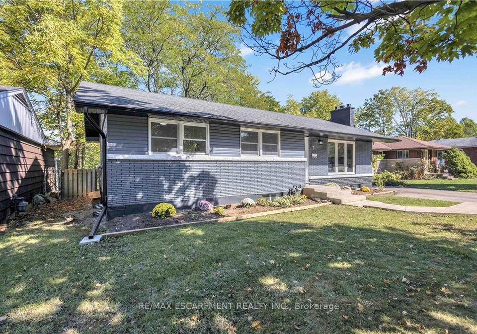 7-swan-drive-st-catharines-ontario-x12912244