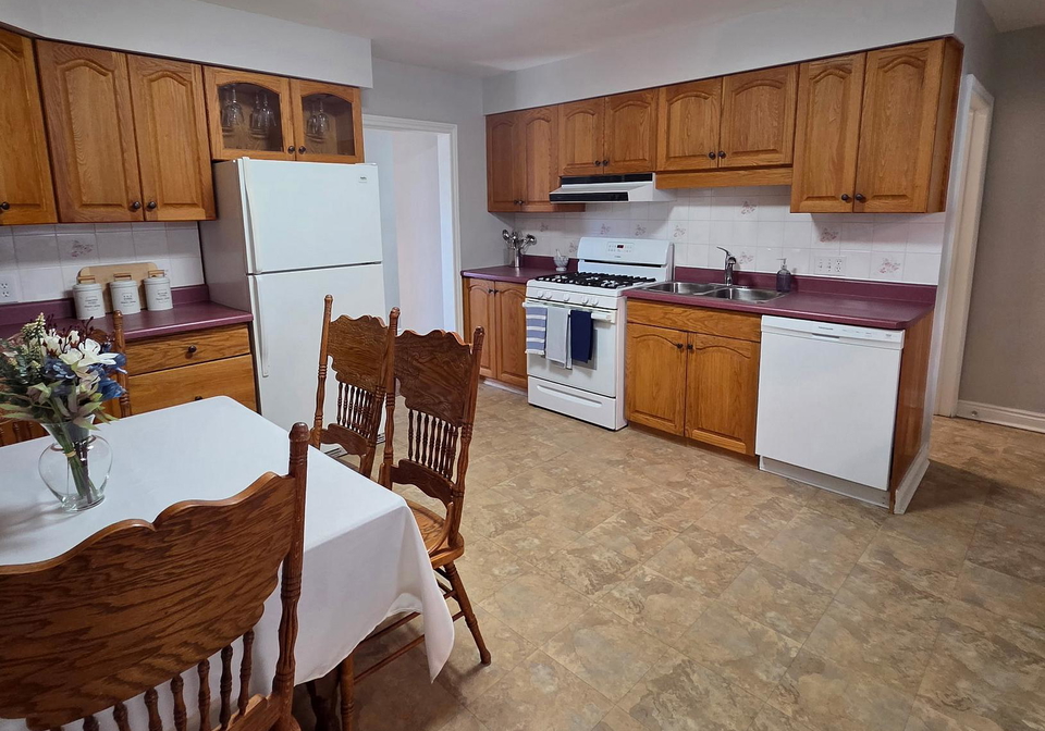 4-gearin-street-quinte-west-ontario-x12912988