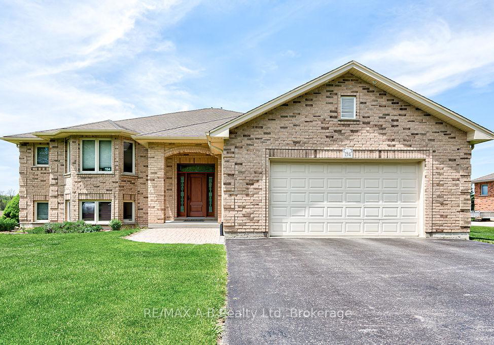 194-station-road-perth-south-ontario-x12913164