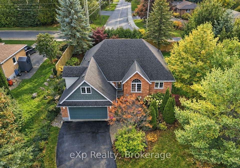 32-dickinson-court-centre-wellington-ontario-x12913260