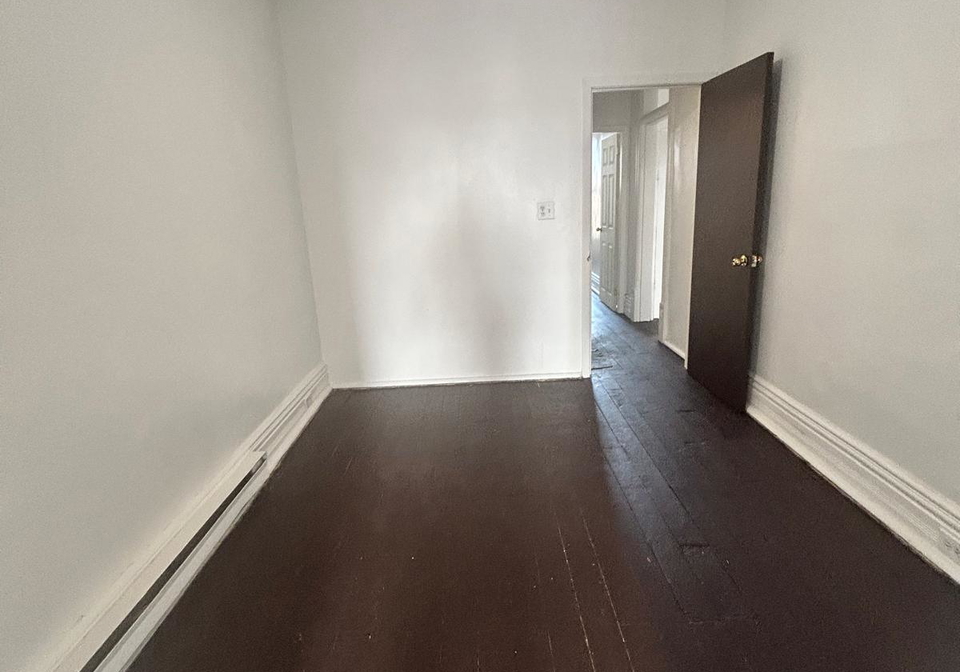 164-charlotte-street-peterborough-ontario-x12913538