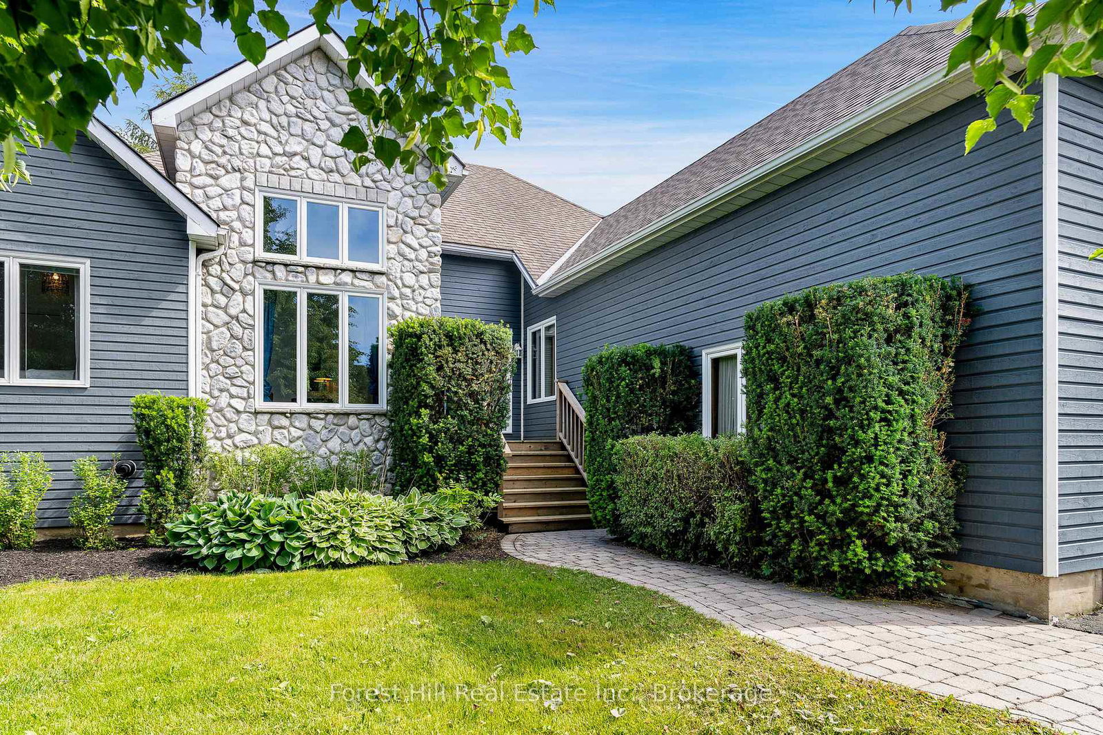 140-augusta-crescent-blue-mountains-ontario-x12914430