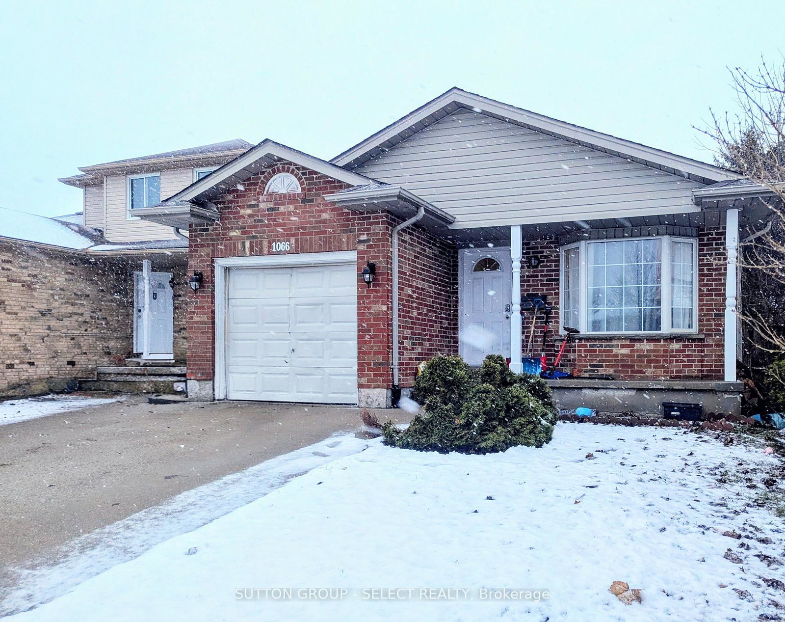 1066-farnsborough-crescent-london-east-ontario-x12915040