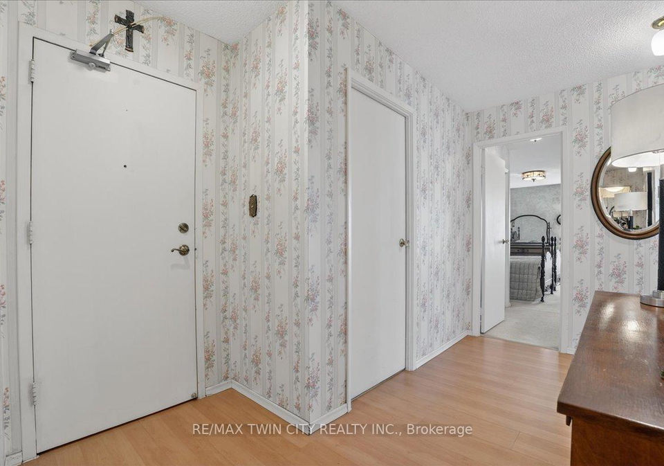 19-woodlawn-road-e-guelph-ontario-x12915390