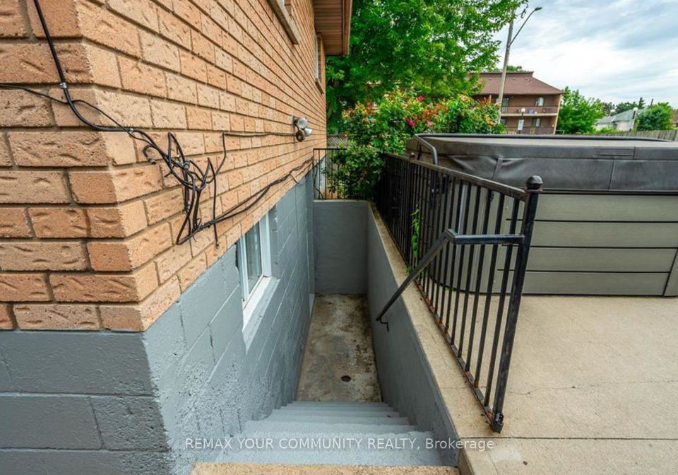 1-picton-street-w-hamilton-ontario-x12915440