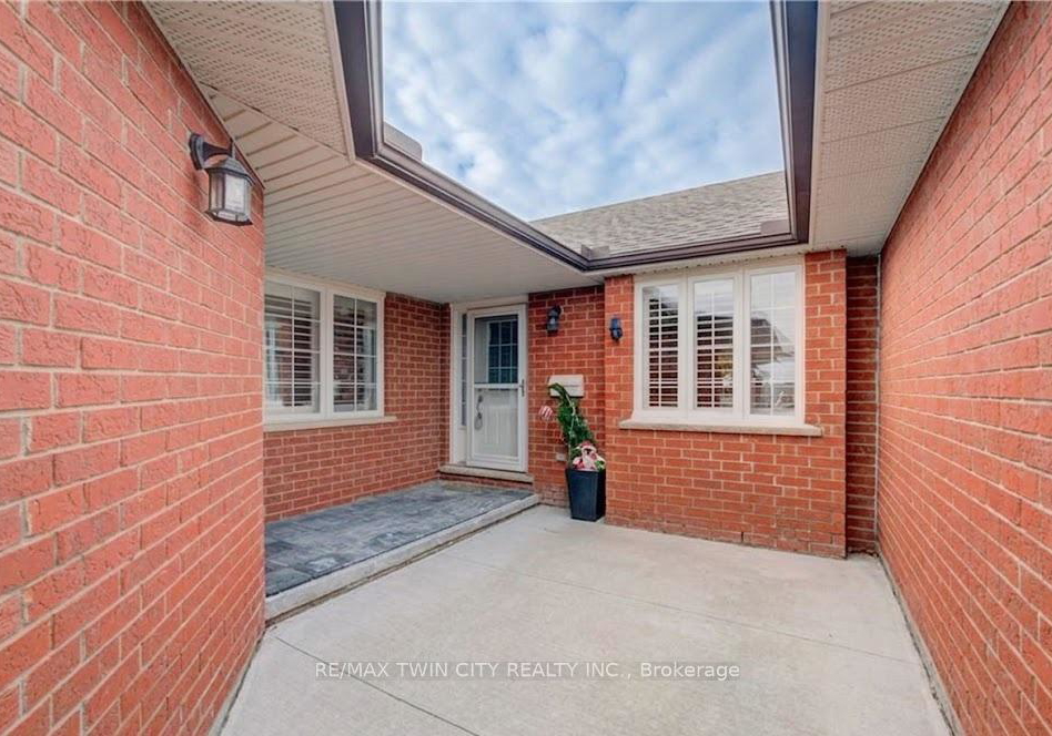 10-isherwood-avenue-cambridge-ontario-x12915492