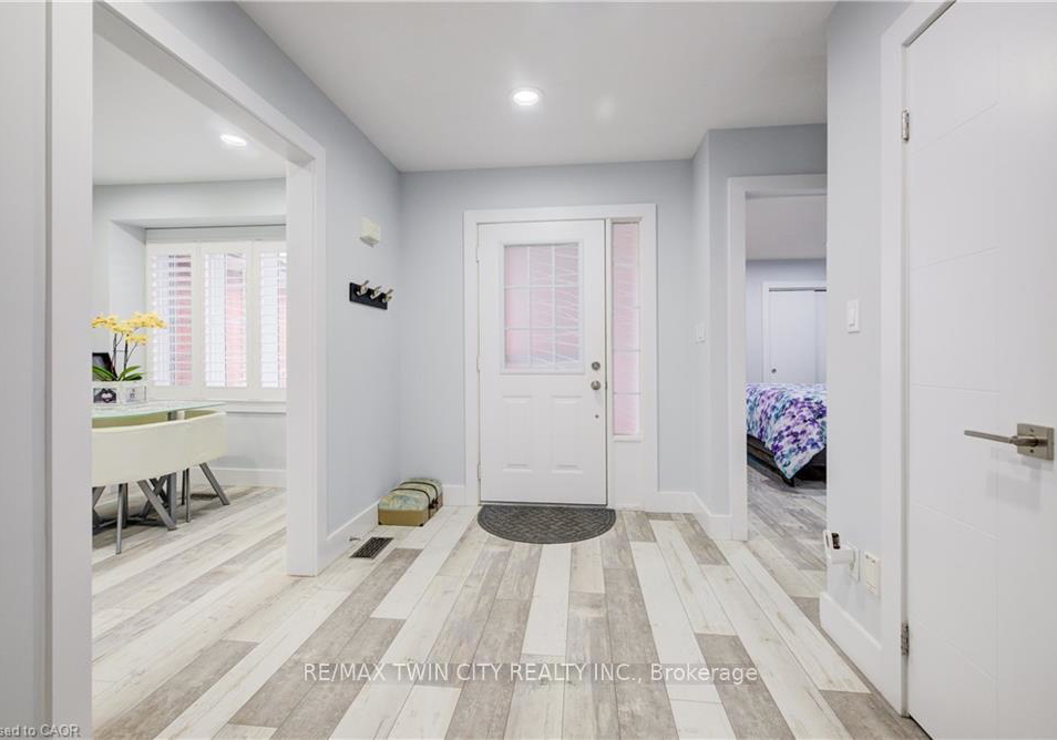 10-isherwood-avenue-cambridge-ontario-x12915492