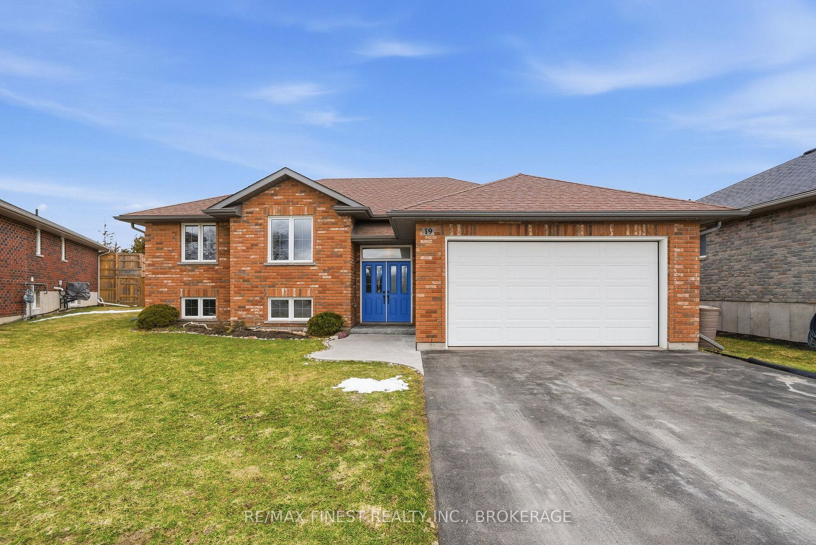 19-freedom-crescent-quinte-west-ontario-x12916024