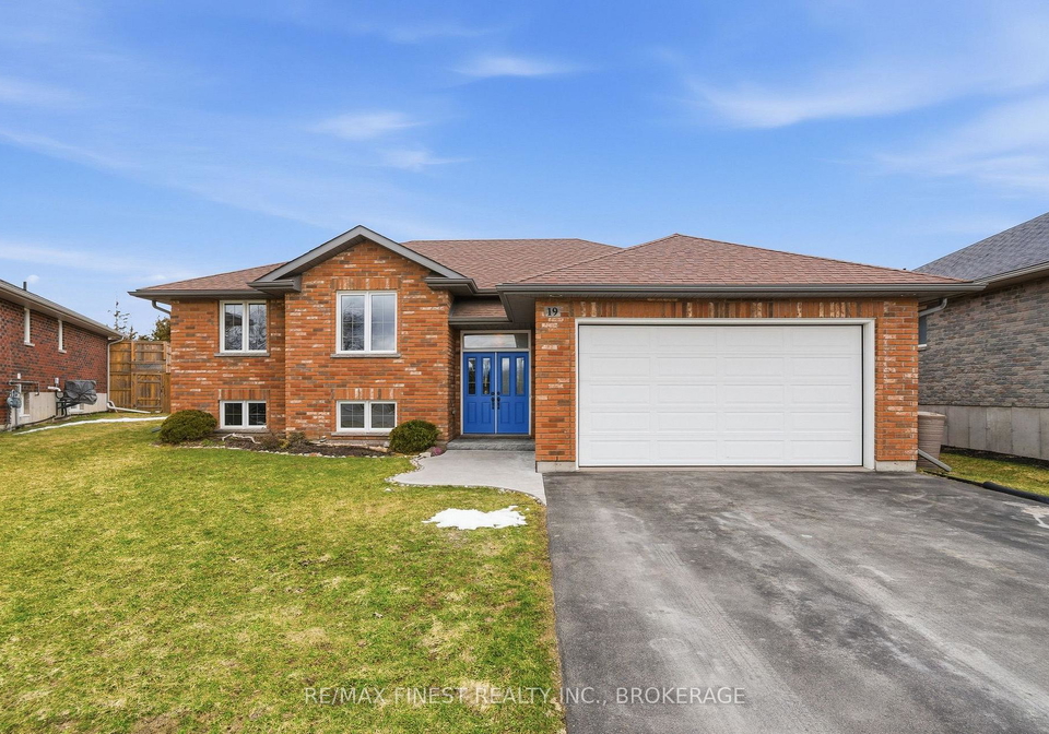19-freedom-crescent-quinte-west-ontario-x12916024