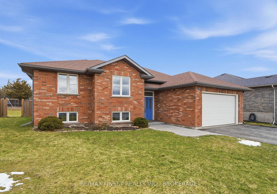 19-freedom-crescent-quinte-west-ontario-x12916024