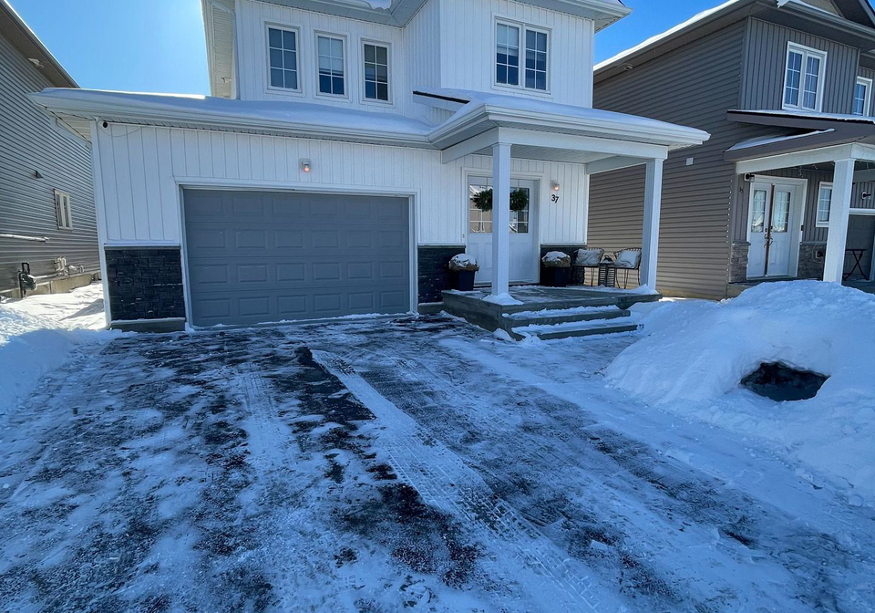 37-brennan-crescent-loyalist-ontario-x12916066