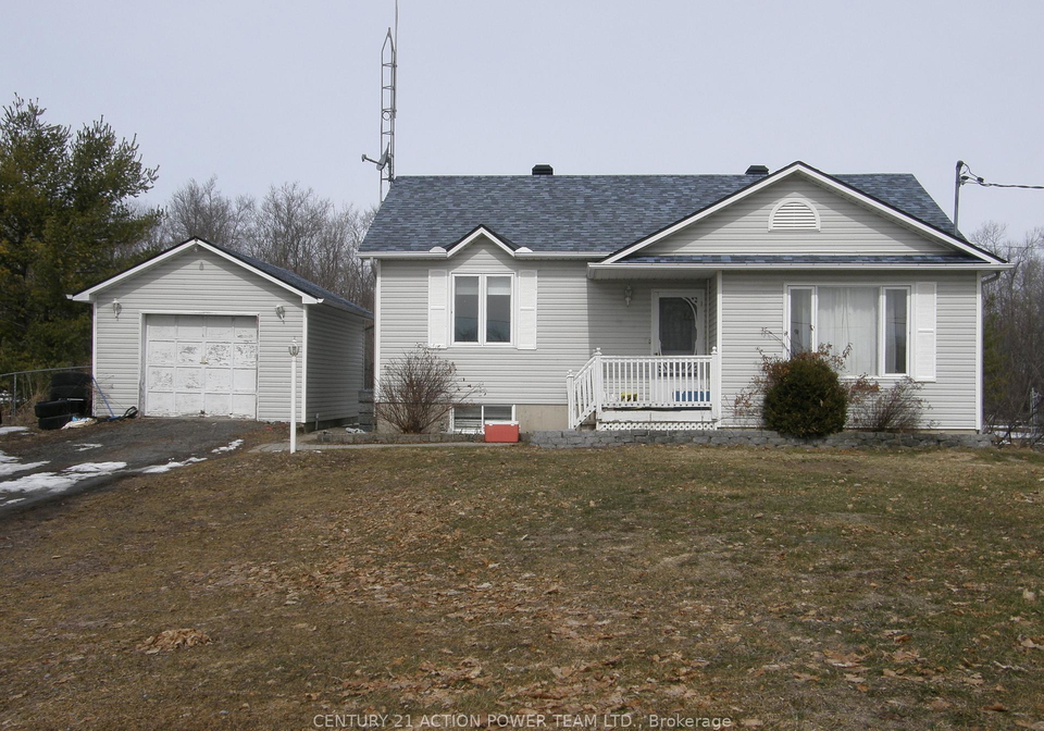 14419-concession-11-12-road-north-stormont-ontario-x12917210