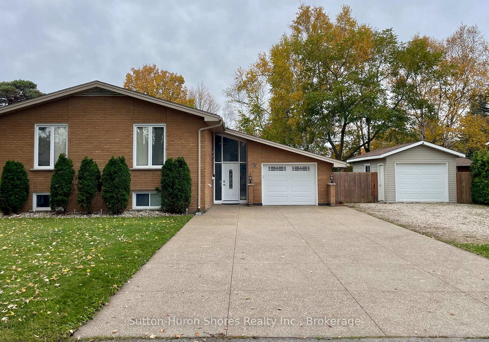 664-pine-grove-drive-saugeen-shores-ontario-x12917372