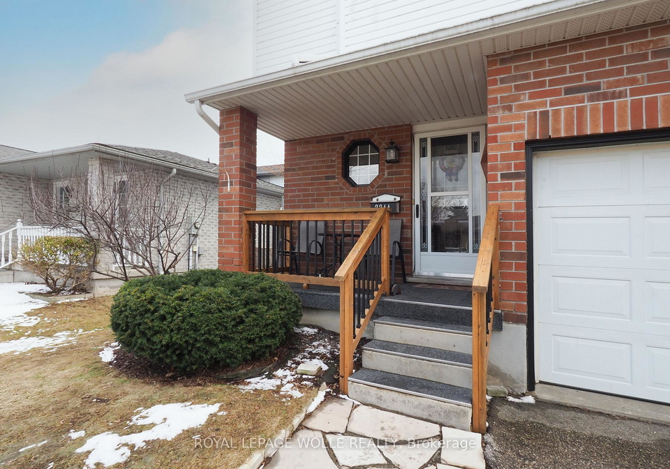 224-inverhuron-crescent-waterloo-ontario-x12917514