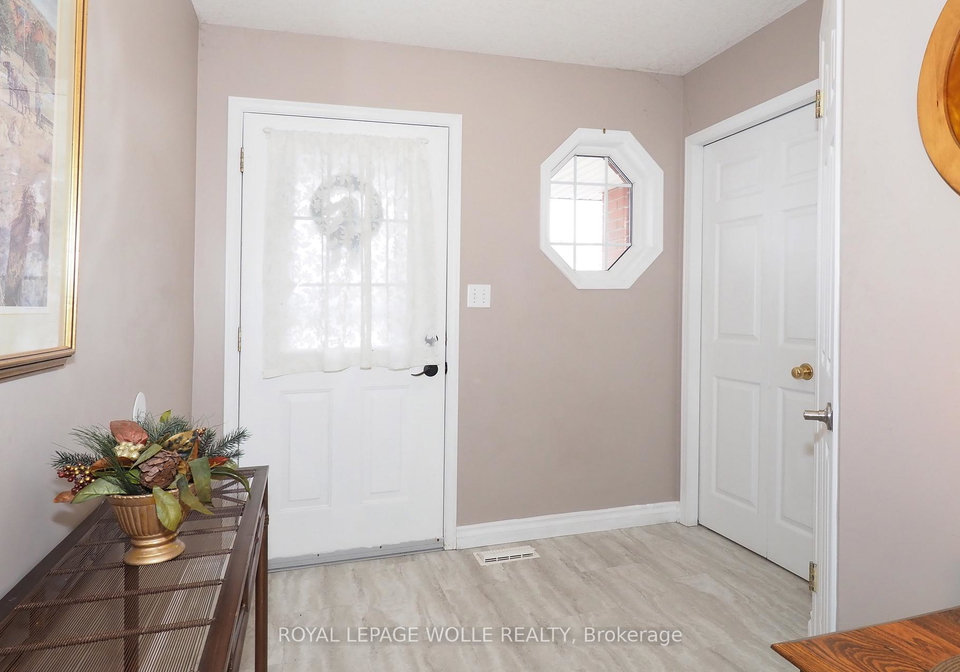 224-inverhuron-crescent-waterloo-ontario-x12917514