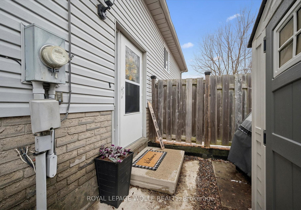 20-ivy-crescent-brant-ontario-x12917634