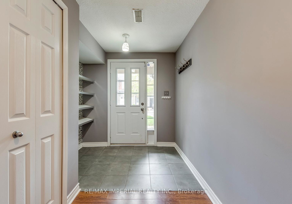 7-southside-place-hamilton-ontario-x12917838