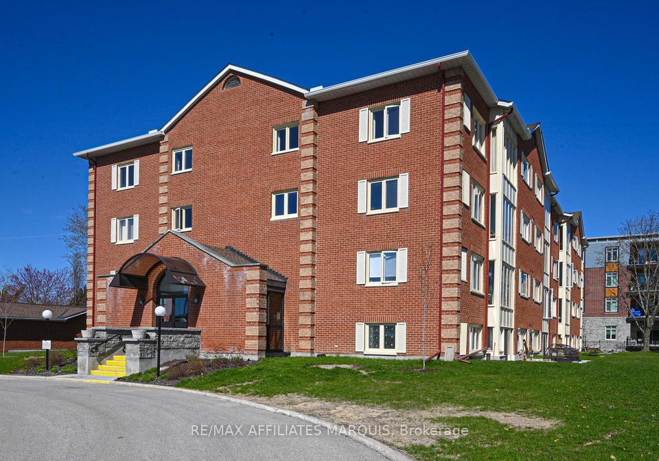 10-armstrong-drive-smiths-falls-ontario-x12918238