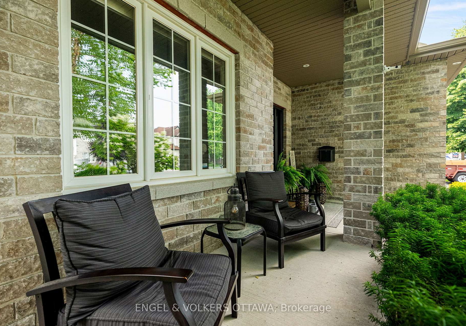 407-landswood-way-ottawa-ontario-x12918316