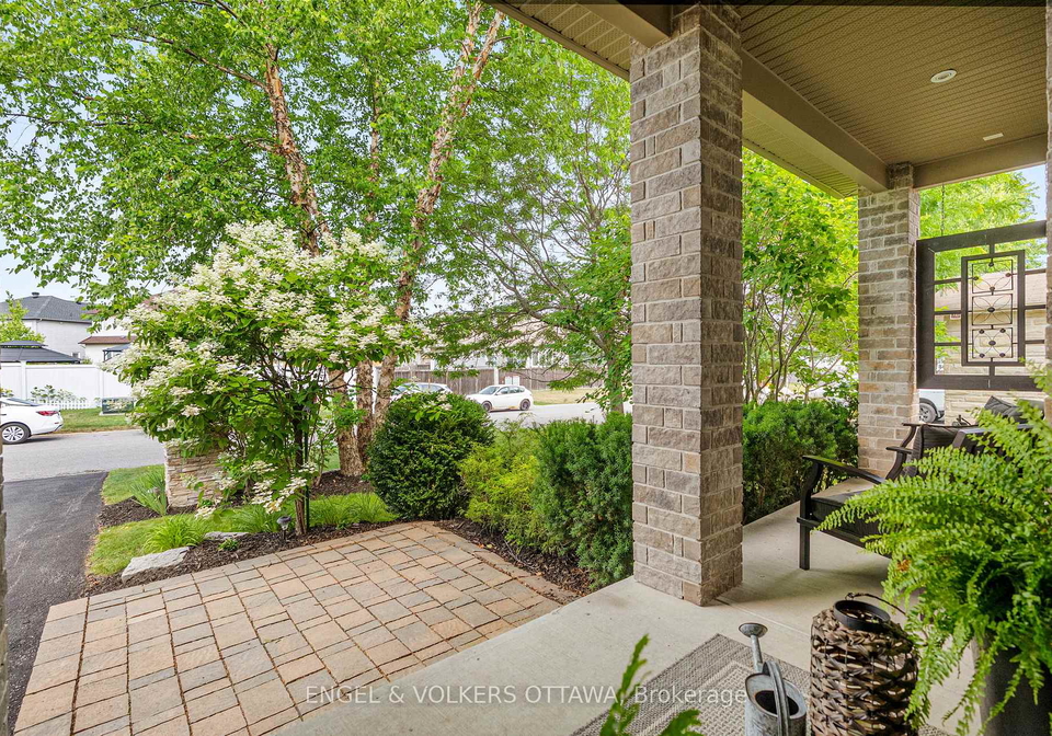 407-landswood-way-ottawa-ontario-x12918316