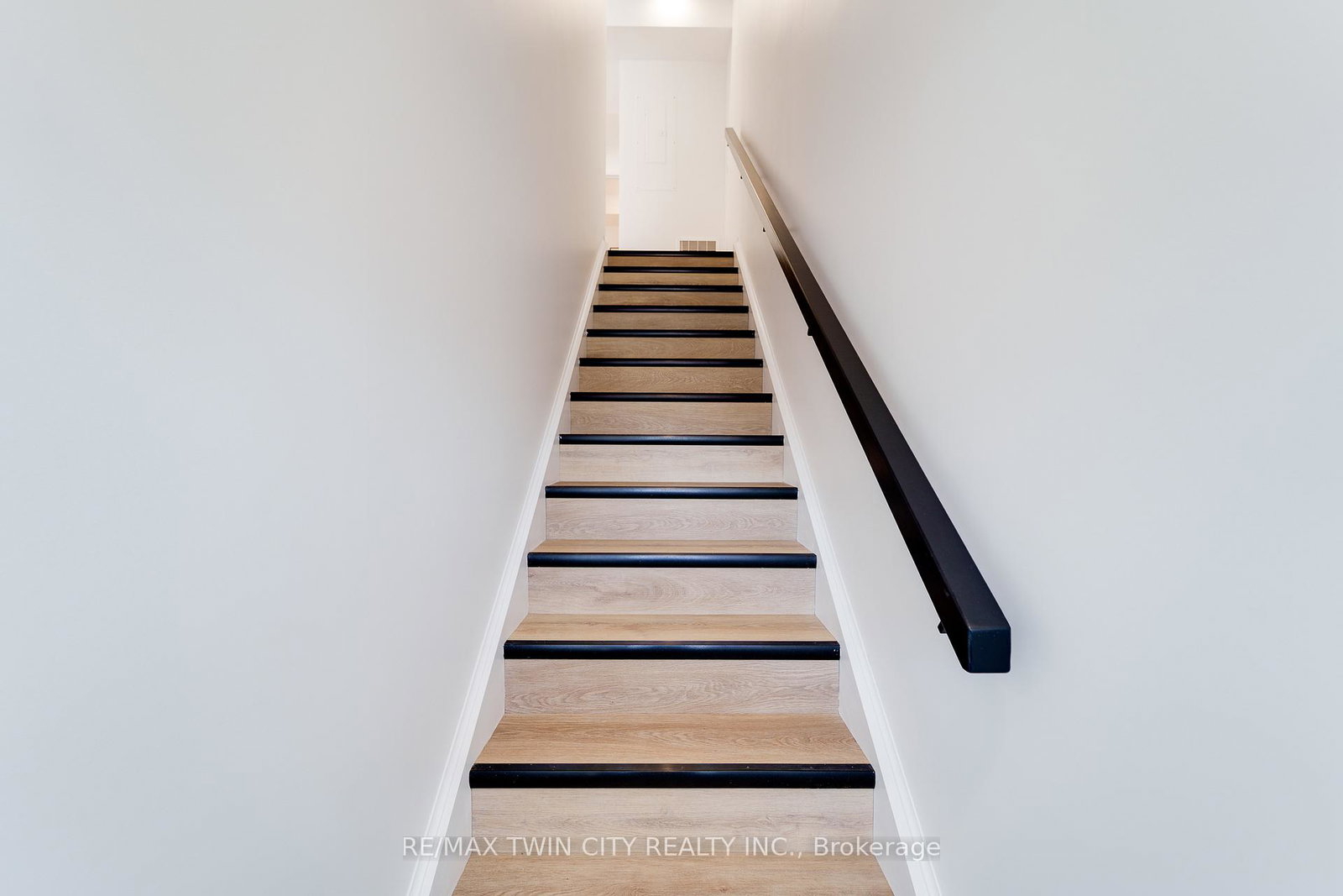 825-stirling-avenue-s-kitchener-ontario-x12918722