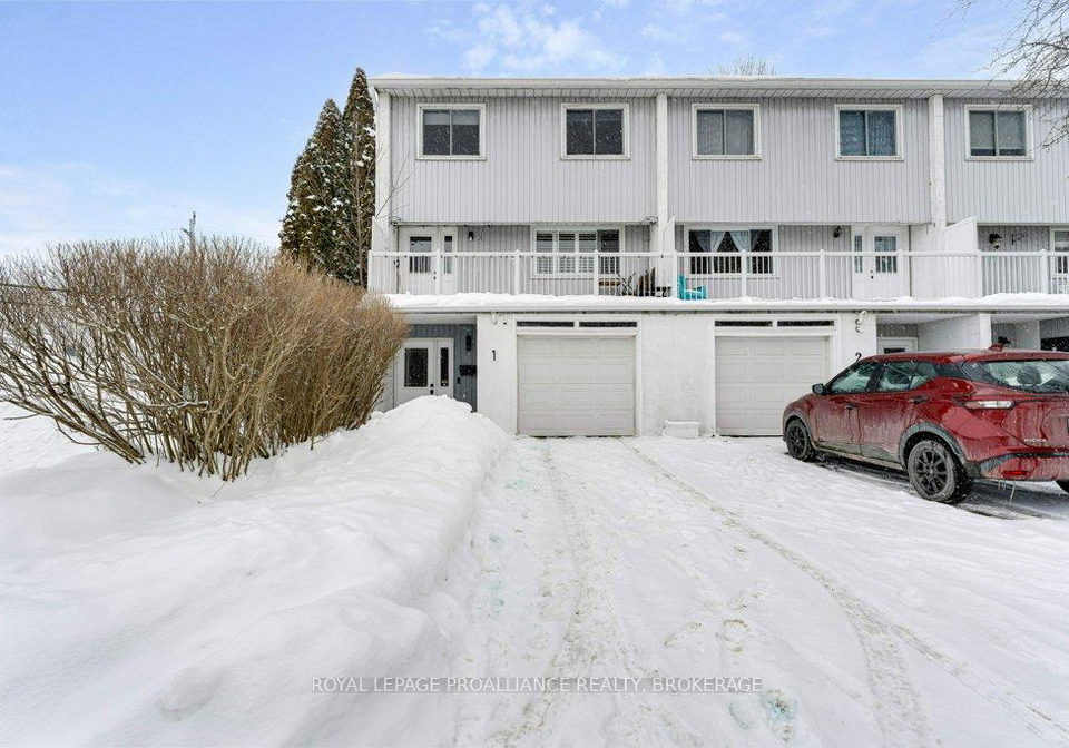 4427-bath-road-loyalist-ontario-x12918976