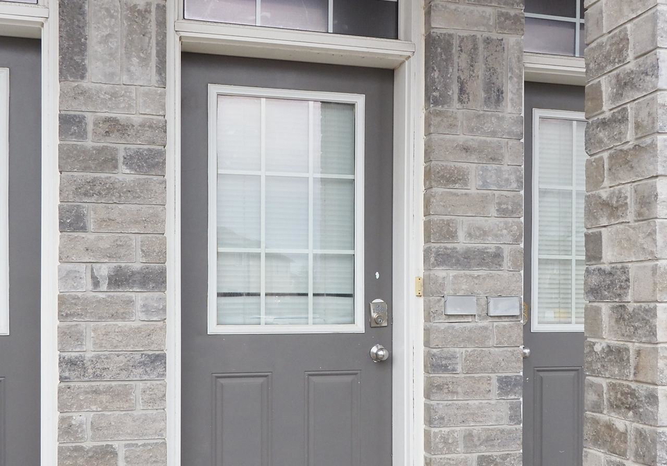 240-westmeadow-drive-kitchener-ontario-x12919288