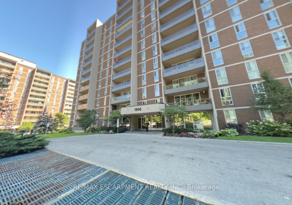 1966-main-street-w-hamilton-ontario-x12919396