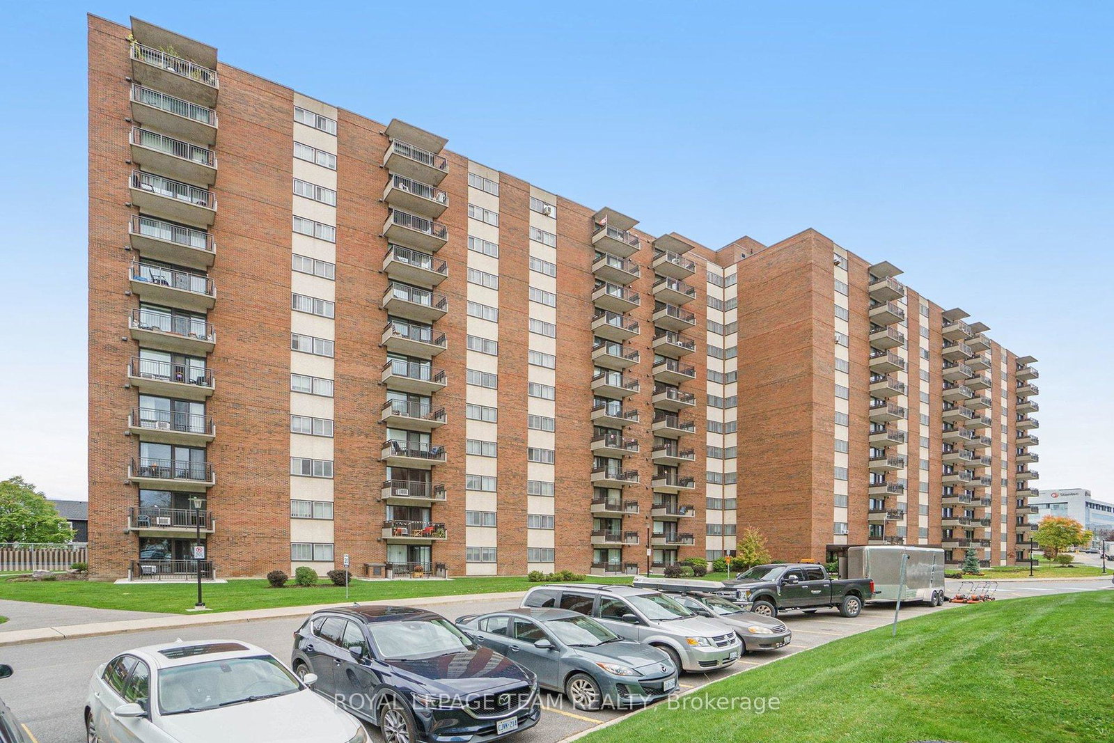 1485-baseline-road-w-ottawa-ontario-x12920038