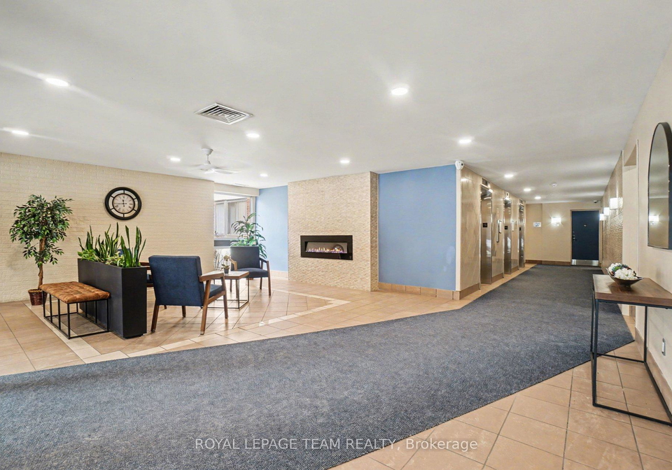 1485-baseline-road-w-ottawa-ontario-x12920038