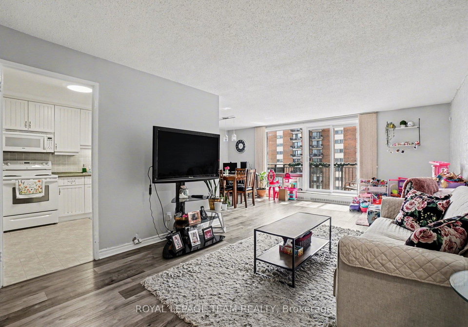 1485-baseline-road-w-ottawa-ontario-x12920038