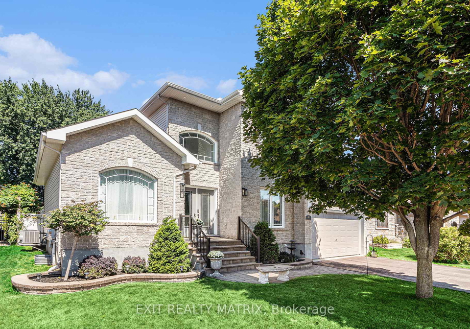 48-de-la-rive-drive-russell-ontario-x12920460