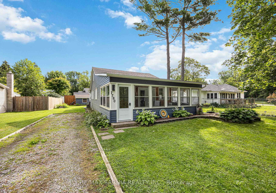 7790-gallie-street-plympton-wyoming-ontario-x12921430