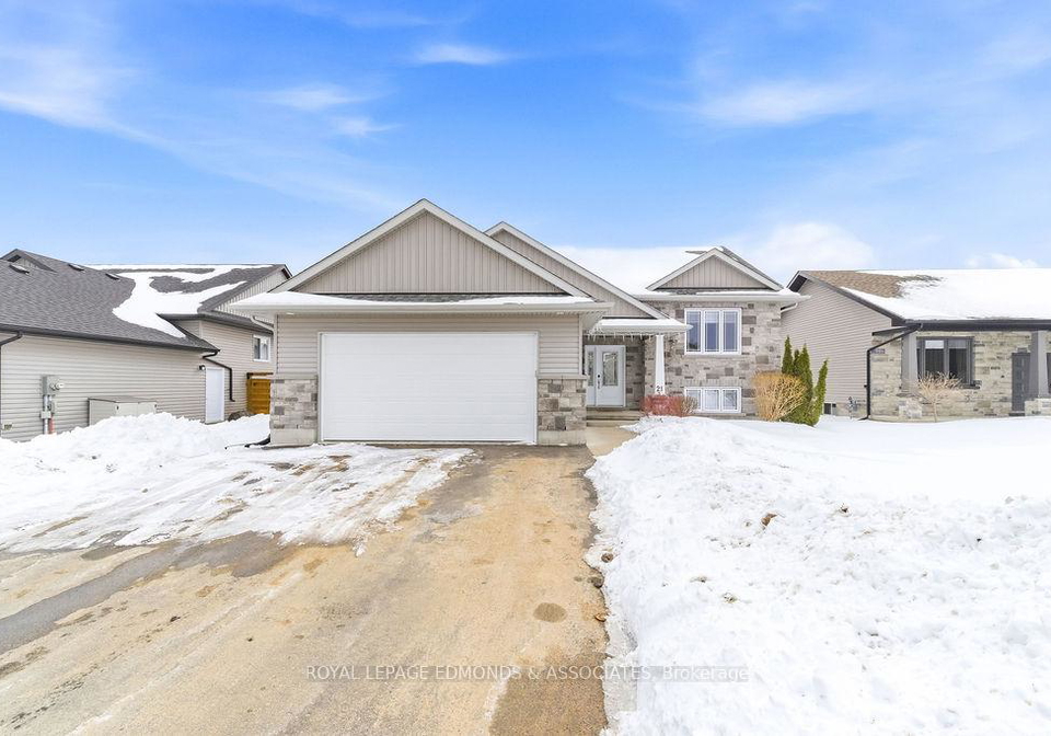 21-liam-street-petawawa-ontario-x12921728